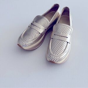 Dolce Vita Women's Janine Gold Slip-On Sneakers Rocker Design Standard Size 10M